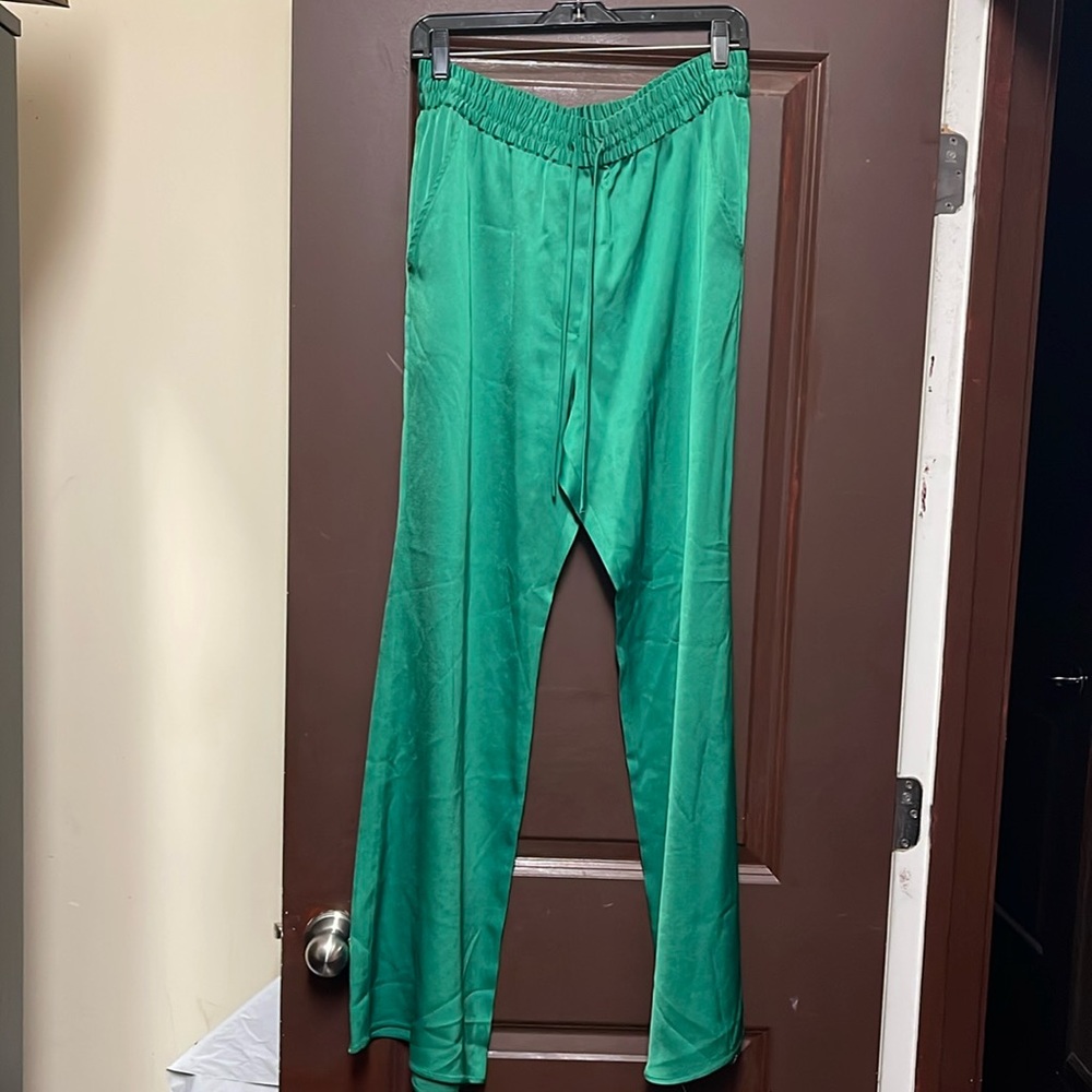 Beautiful GREEN silk like pants with pockets size 12, H&M price firm